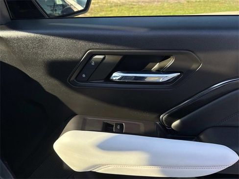 Used 2023 GMC Canyon AT4X image 14