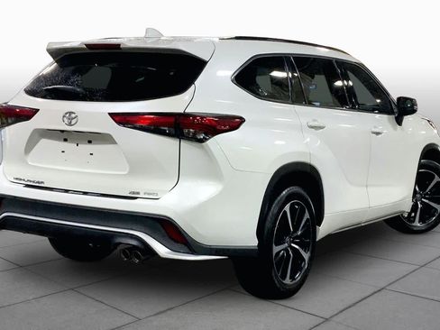 Used 2021 Toyota Highlander XSE AWD/4WD image 13