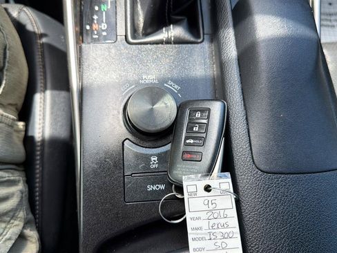 Used 2016 Lexus IS 300 AWD image 32