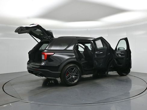 New 2026 Ford Explorer ST AWD/4WD image 5