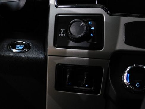 Used 2022 Ford F250 Lariat w/ Black Appearance Pkg image 49