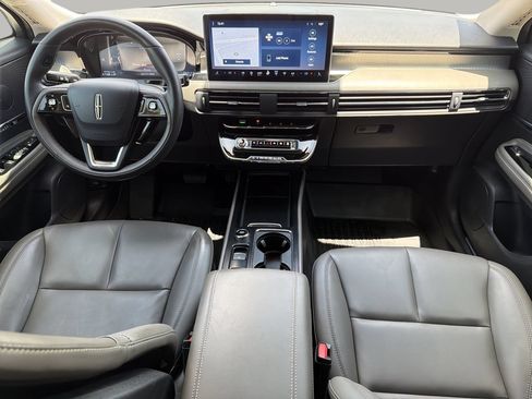 Used 2023 Lincoln Corsair FWD image 13