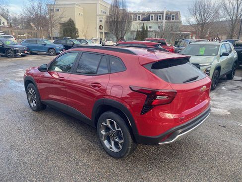 New 2026 Chevrolet Trax LT w/ LT Convenience Package FWD image 6