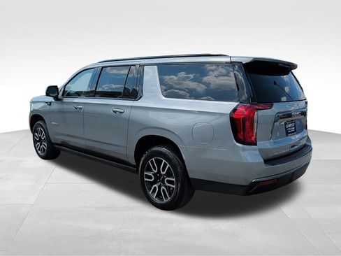 Used 2023 GMC Yukon XL AT4 w/ AT4 Premium Package AWD/4WD image 7