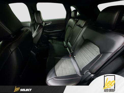 Used 2020 Ford Edge ST-Line w/ Cold Weather Package FWD image 26