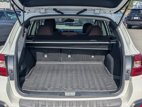 Used 2019 Subaru Outback 2.5i Touring image 12