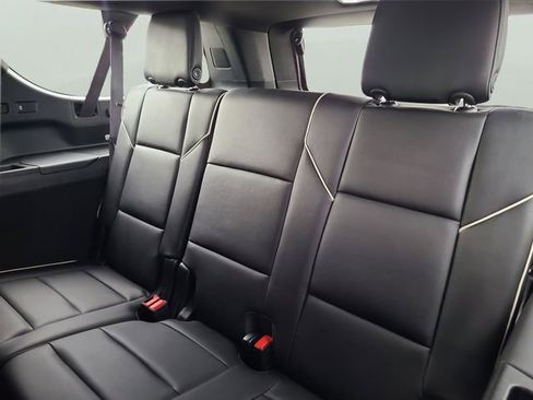 Used 2024 Cadillac Escalade ESV Premium Luxury w/ Performance Package AWD/4WD image 11