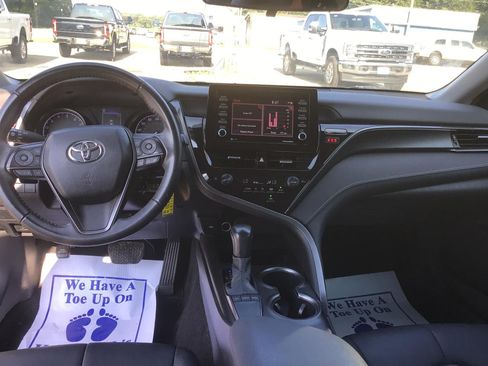 Used 2023 Toyota Camry SE FWD image 2