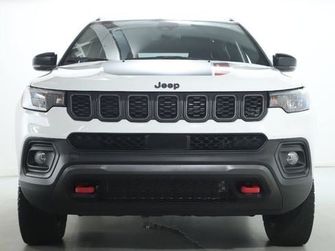 Used 2025 Jeep Compass Trailhawk AWD/4WD image 6