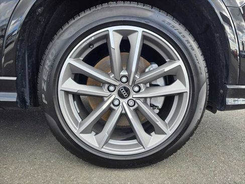 Used 2025 Audi Q3 2.0T Premium w/ Black Optic Sport Package AWD/4WD image 9