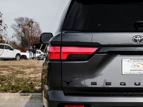 Used 2023 Toyota Sequoia Platinum image 56