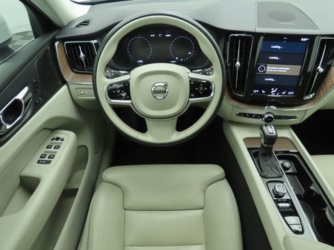 Used 2019 Volvo XC60 T5 Inscription w/ Protection Package Premier image 10