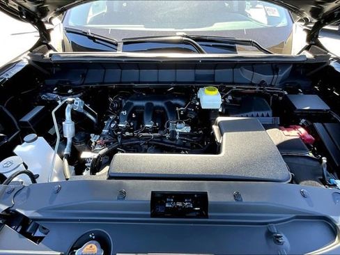 New 2025 Nissan Pathfinder SL image 12