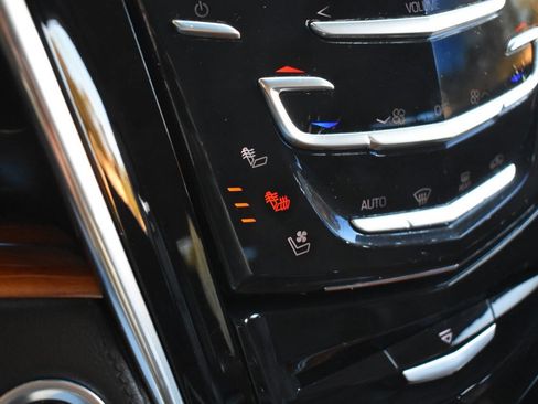 Used 2015 Cadillac Escalade Premium image 37