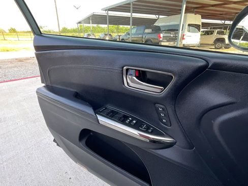 Used 2017 Toyota Avalon XLE Premium w/ All Weather Liner Package FWD image 40