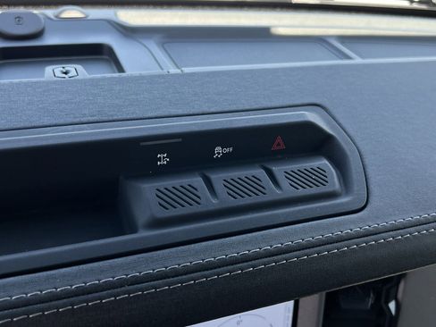 Used 2025 Ford Bronco Outer Banks image 24