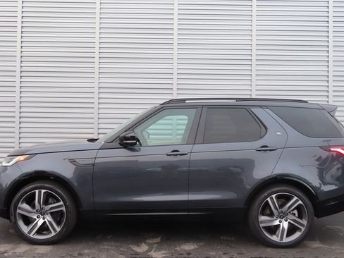 New 2024 Land Rover Discovery Dynamic SE image 9