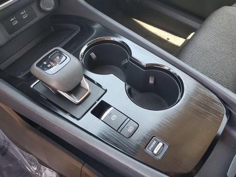 Used 2025 Nissan Rogue SV FWD image 29