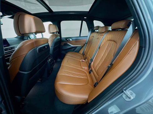 Used 2024 BMW X5 xDrive40i w/ M Sport Package image 22