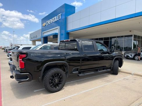Used 2025 Chevrolet Silverado 2500 LT w/ Trail Boss Package AWD/4WD image 2