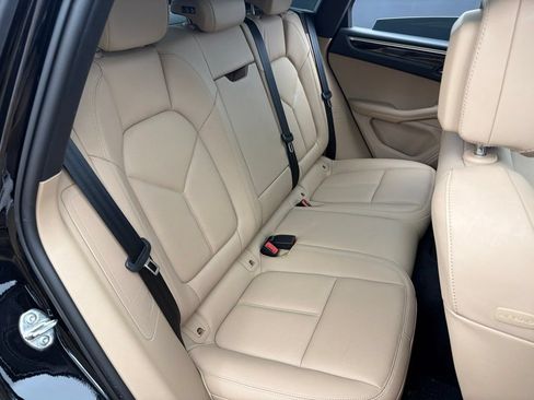 Used 2024 Porsche Macan AWD/4WD image 25