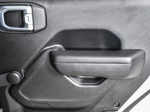 Used 2022 Jeep Gladiator Sport image 25