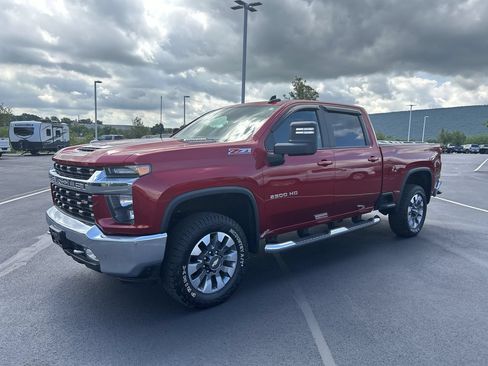 Used 2022 Chevrolet Silverado 2500 LT w/ Convenience Package AWD/4WD image 3