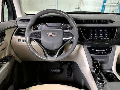 Used 2021 Cadillac XT6 Premium Luxury image 17