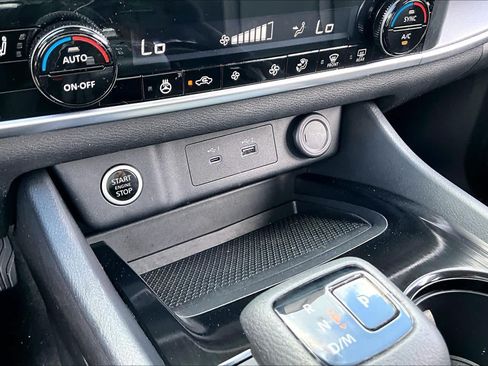 Certified 2023 Nissan Rogue SV w/ SV Premium B Package FWD image 32