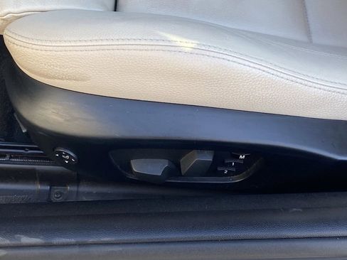 Used 2012 BMW 328i Convertible image 19