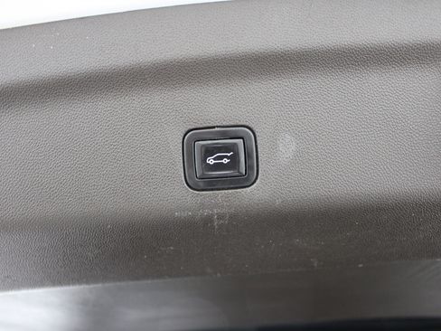 Used 2023 GMC Yukon XL Denali AWD/4WD image 24
