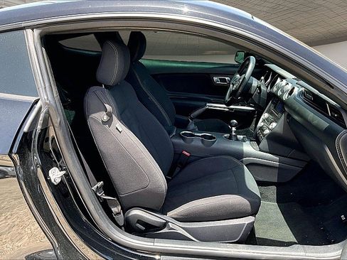 Used 2019 Ford Mustang Coupe RWD image 6