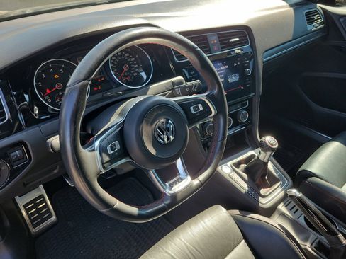 Used 2019 Volkswagen GTI SE image 22