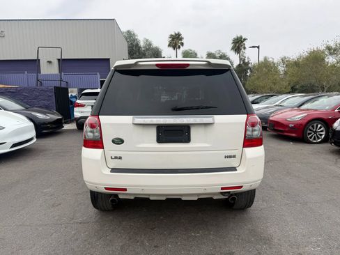 Used 2009 Land Rover LR2 HSE image 4