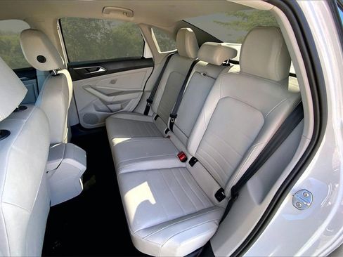 Used 2023 Volkswagen Jetta SE image 21