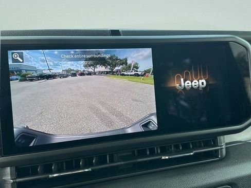 New 2025 Jeep Gladiator Sport image 20