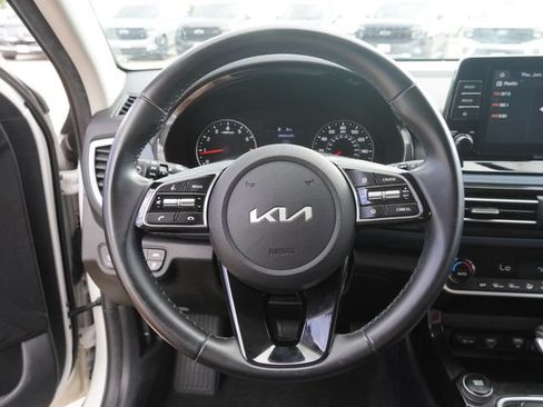 Used 2023 Kia Seltos S FWD image 25