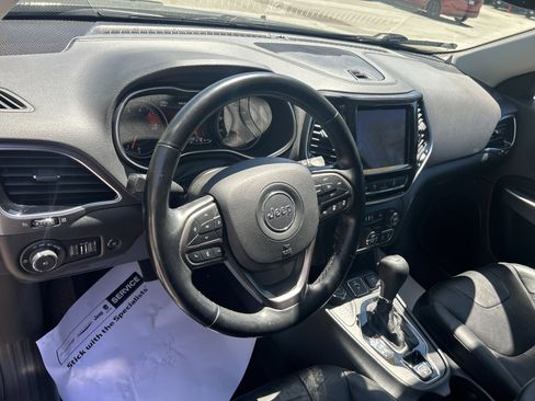 Used 2021 Jeep Cherokee Limited AWD/4WD image 16