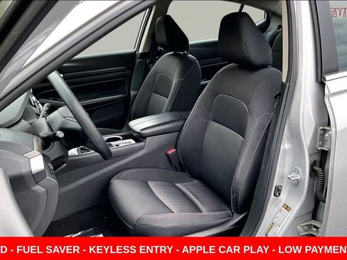 Used 2024 Nissan Altima 2.5 SV AWD/4WD image 19