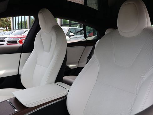 Used 2023 Tesla Model S AWD/4WD image 32