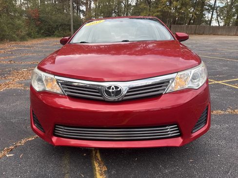 Used 2012 Toyota Camry L image 9