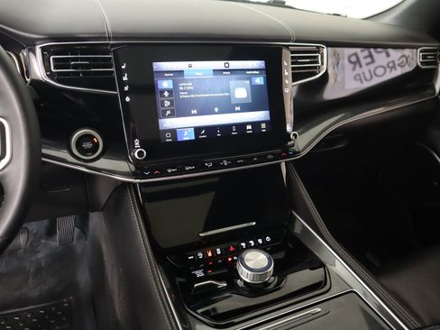 Used 2023 Jeep Wagoneer 4WD w/ Premium Group I image 5