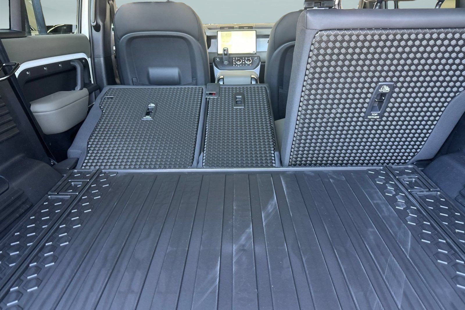 New 2026 Land Rover Defender 110 X-Dynamic SE AWD/4WD image 20