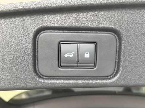 Certified 2023 Nissan Pathfinder SL AWD/4WD image 16