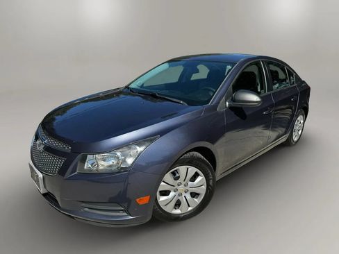 Used 2014 Chevrolet Cruze LS FWD image 11