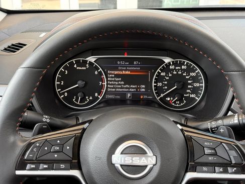 Used 2024 Nissan Altima 2.5 SR FWD image 33