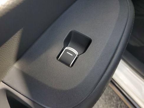 Used 2025 Honda HR-V EX-L image 14