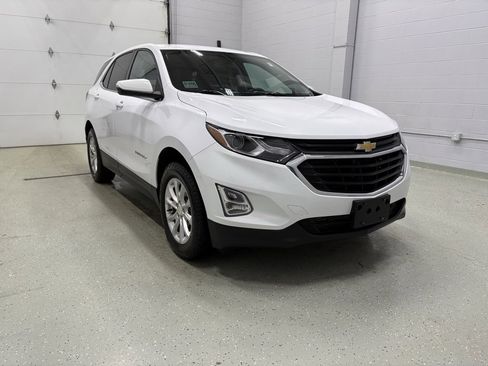 Used 2018 Chevrolet Equinox LT image 2