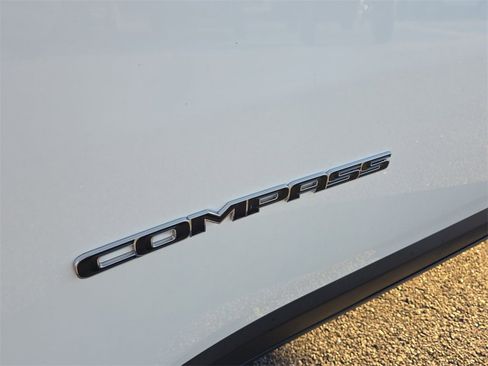 Used 2021 Jeep Compass Limited image 29