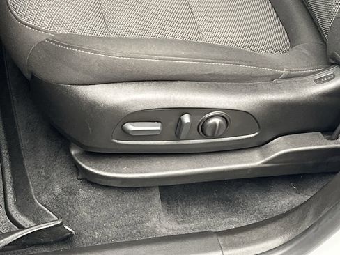 Certified 2023 Chevrolet Traverse LT image 9